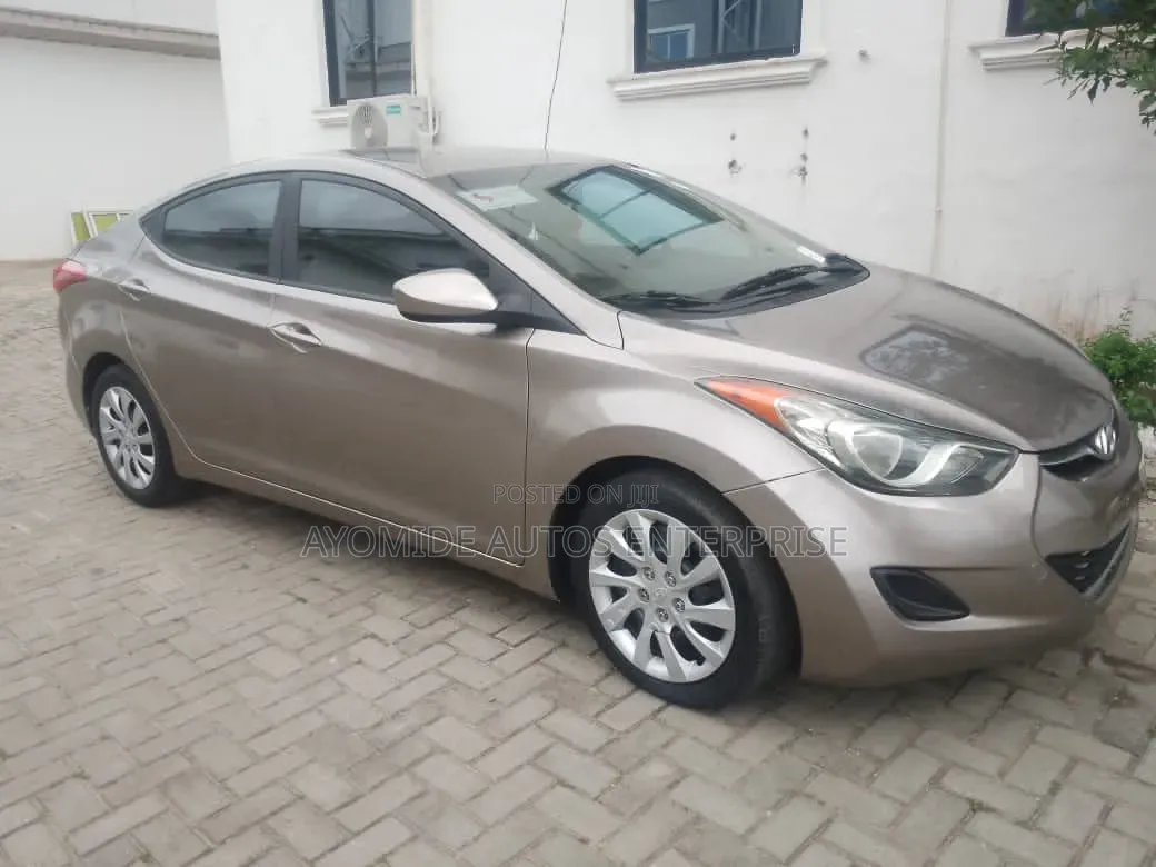 Hyundai Elantra 2013 Brown