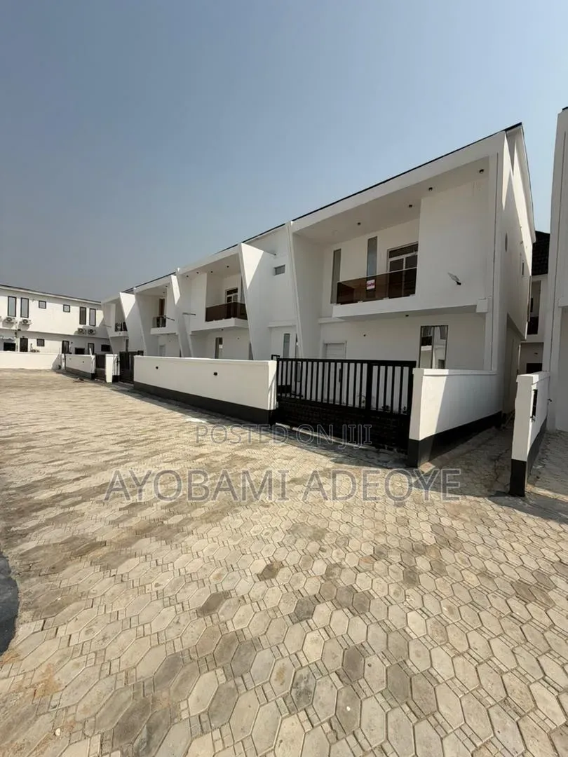 4bdrm Duplex in Ikota for rent