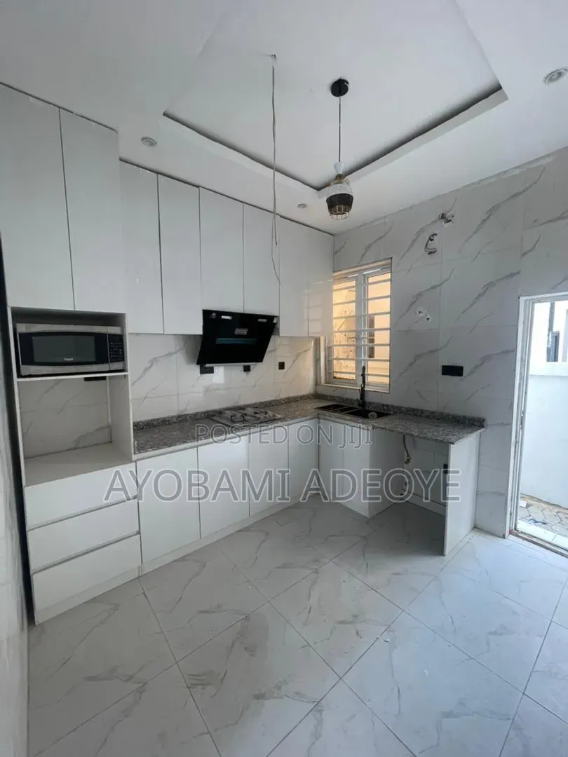 4bdrm Duplex in Ikota for rent