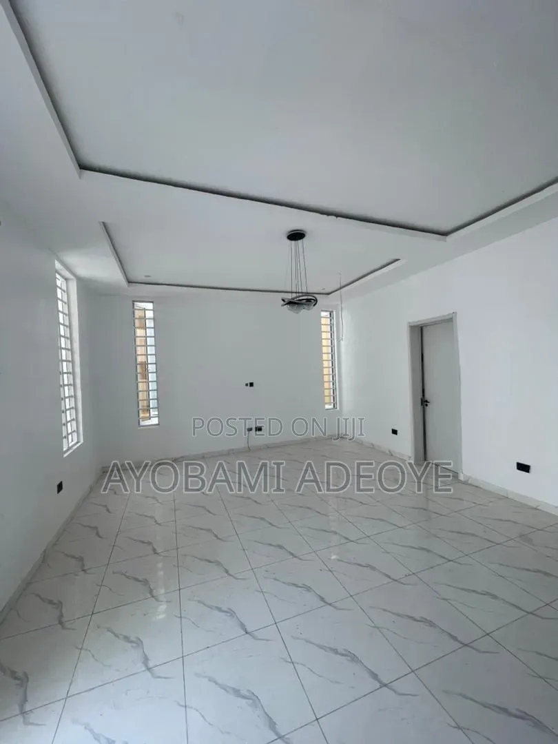 4bdrm Duplex in Ikota for rent