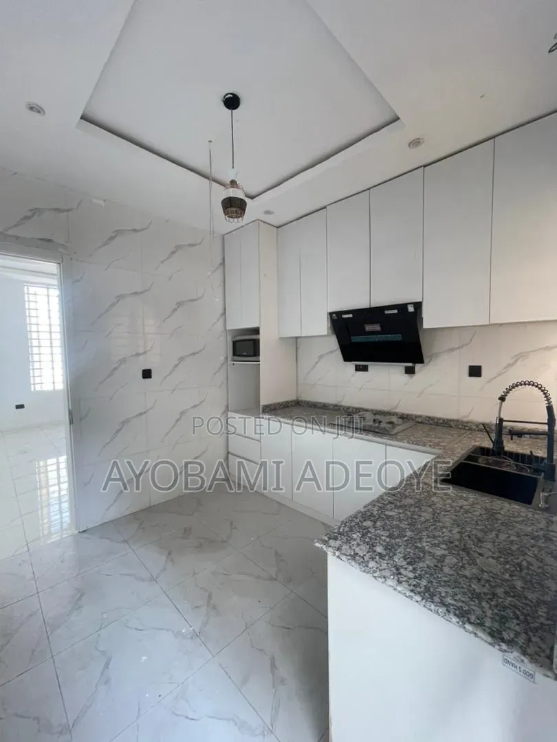 4bdrm Duplex in Ikota for rent