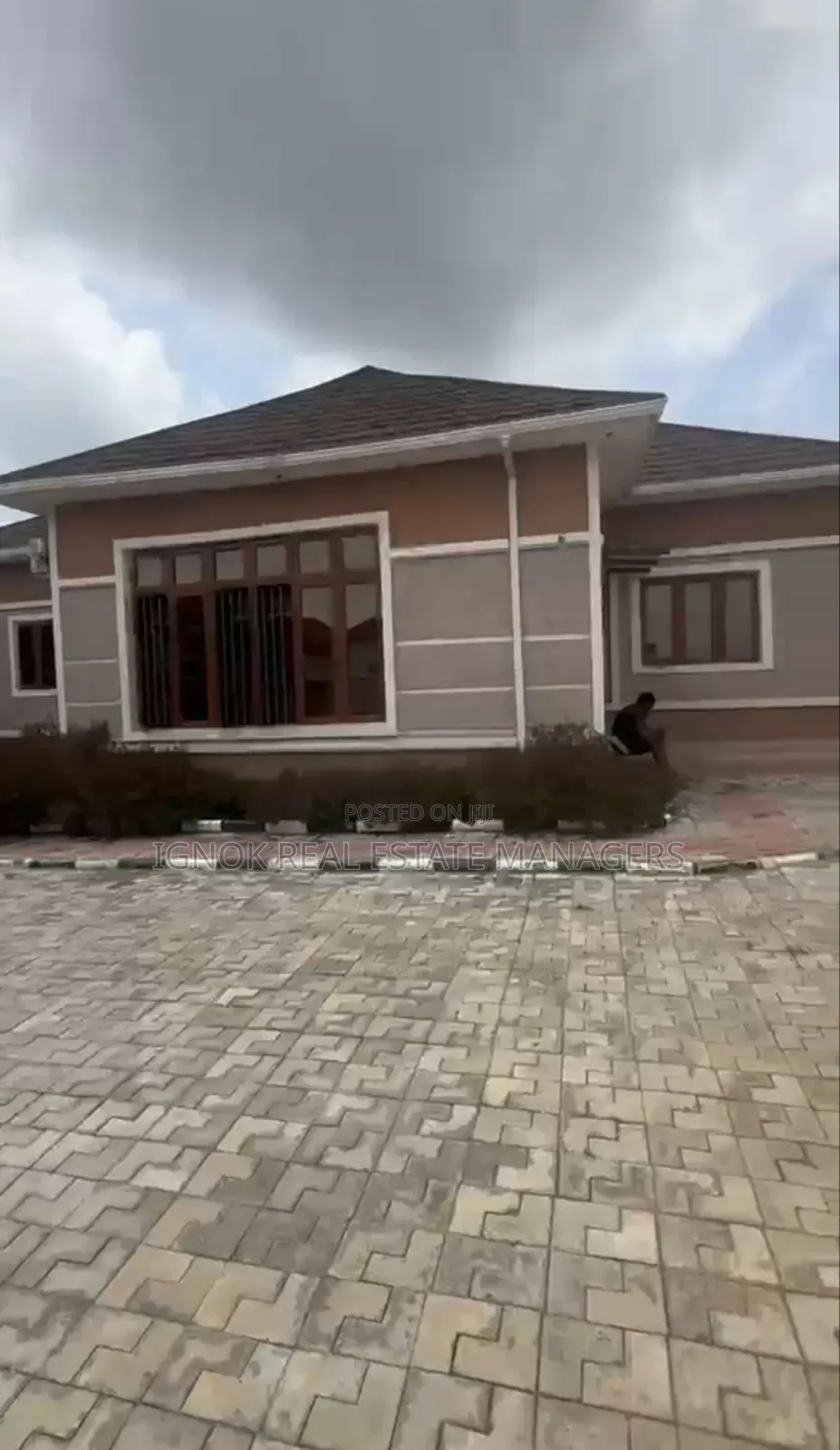 3bdrm Bungalow in Apo Primary School, Zone B for sale