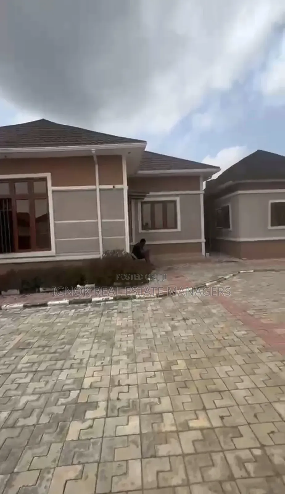 3bdrm Bungalow in Apo Primary School, Zone B for sale