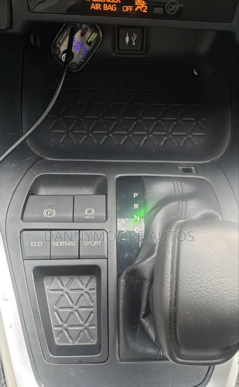 Toyota RAV4 LE AWD 2019 White