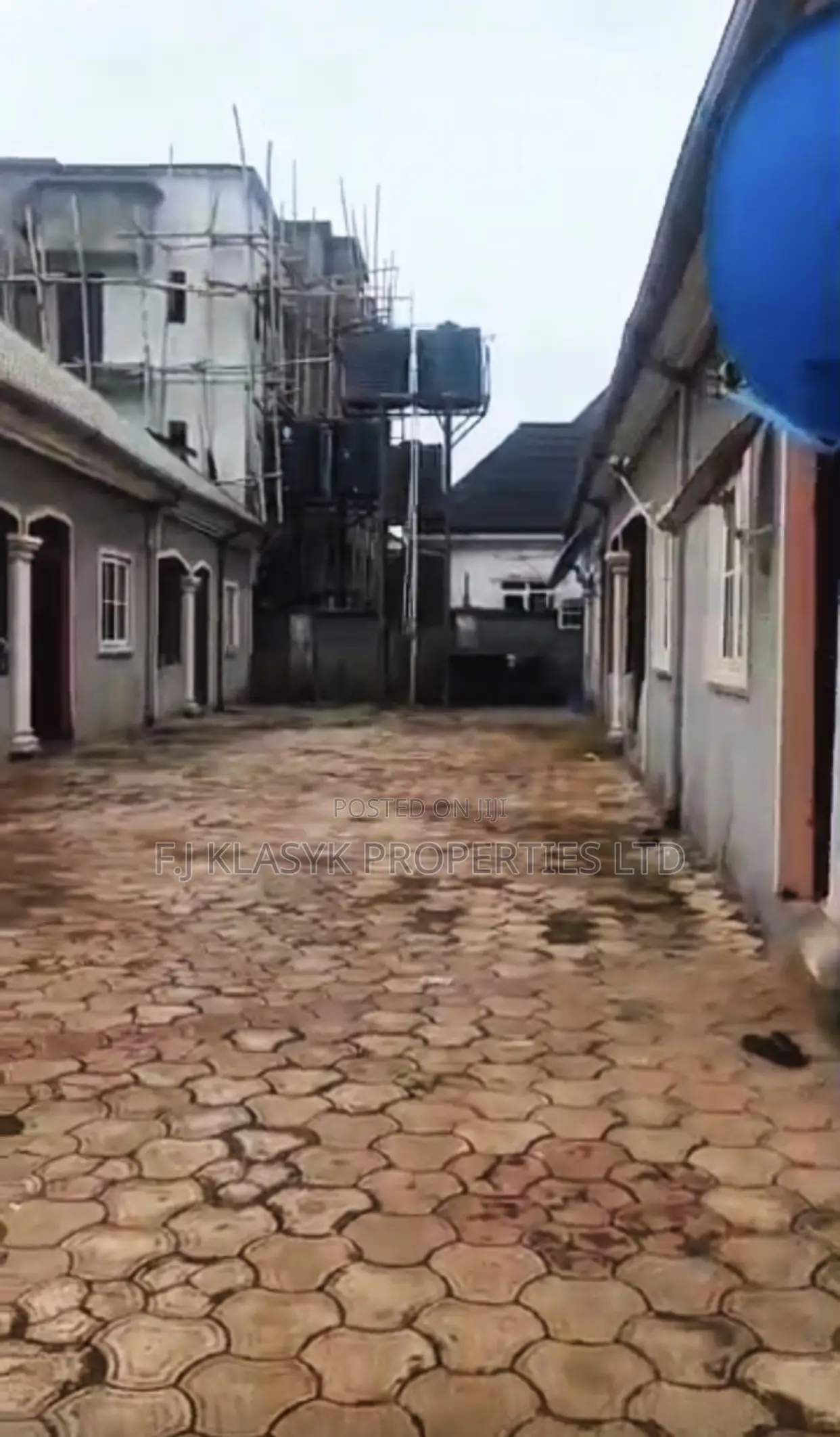 9bdrm Block of Flats in Benin City for sale