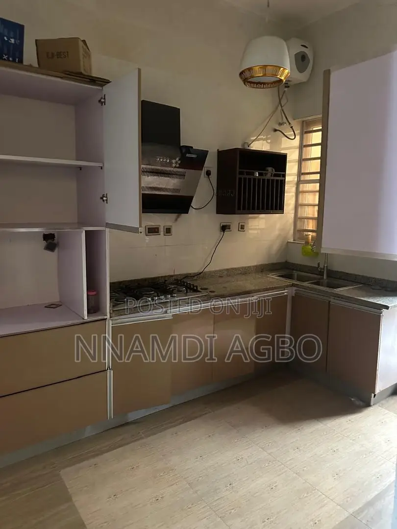 3bdrm Duplex in Chevron for rent