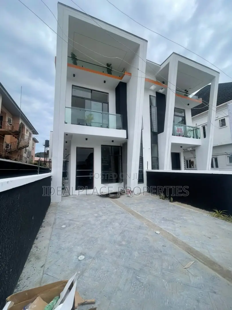 4bdrm Duplex in Ikota for sale
