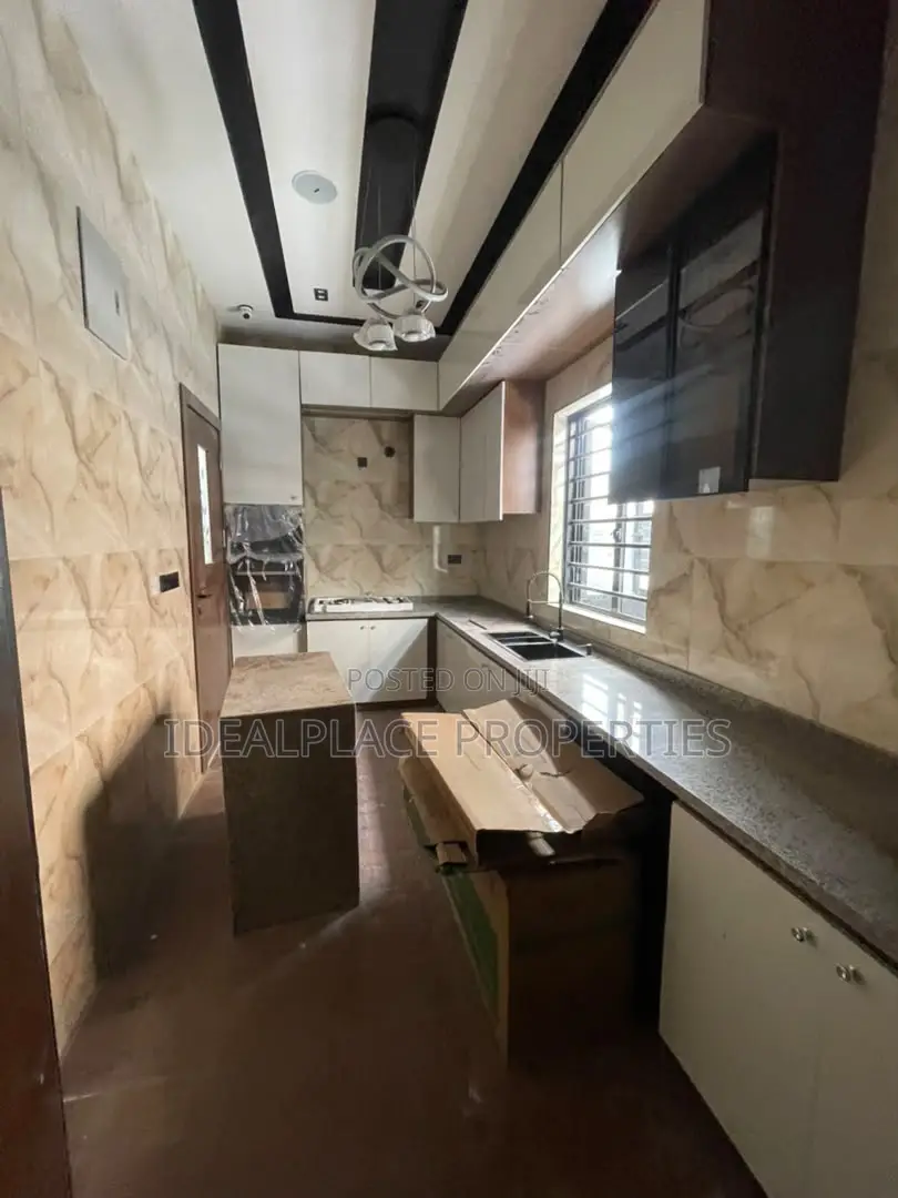 4bdrm Duplex in Ikota for sale