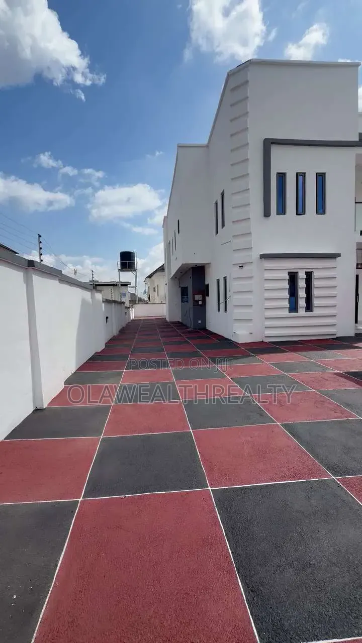 4bdrm Duplex in Kolapo Ishola Gra, Akobo for sale