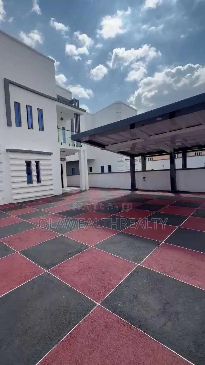 4bdrm Duplex in Kolapo Ishola Gra, Akobo for sale