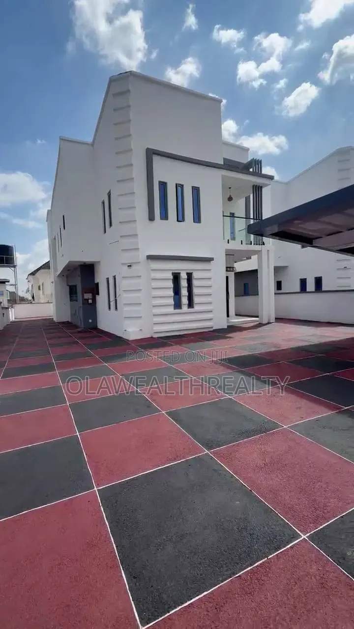 4bdrm Duplex in Kolapo Ishola Gra, Akobo for sale