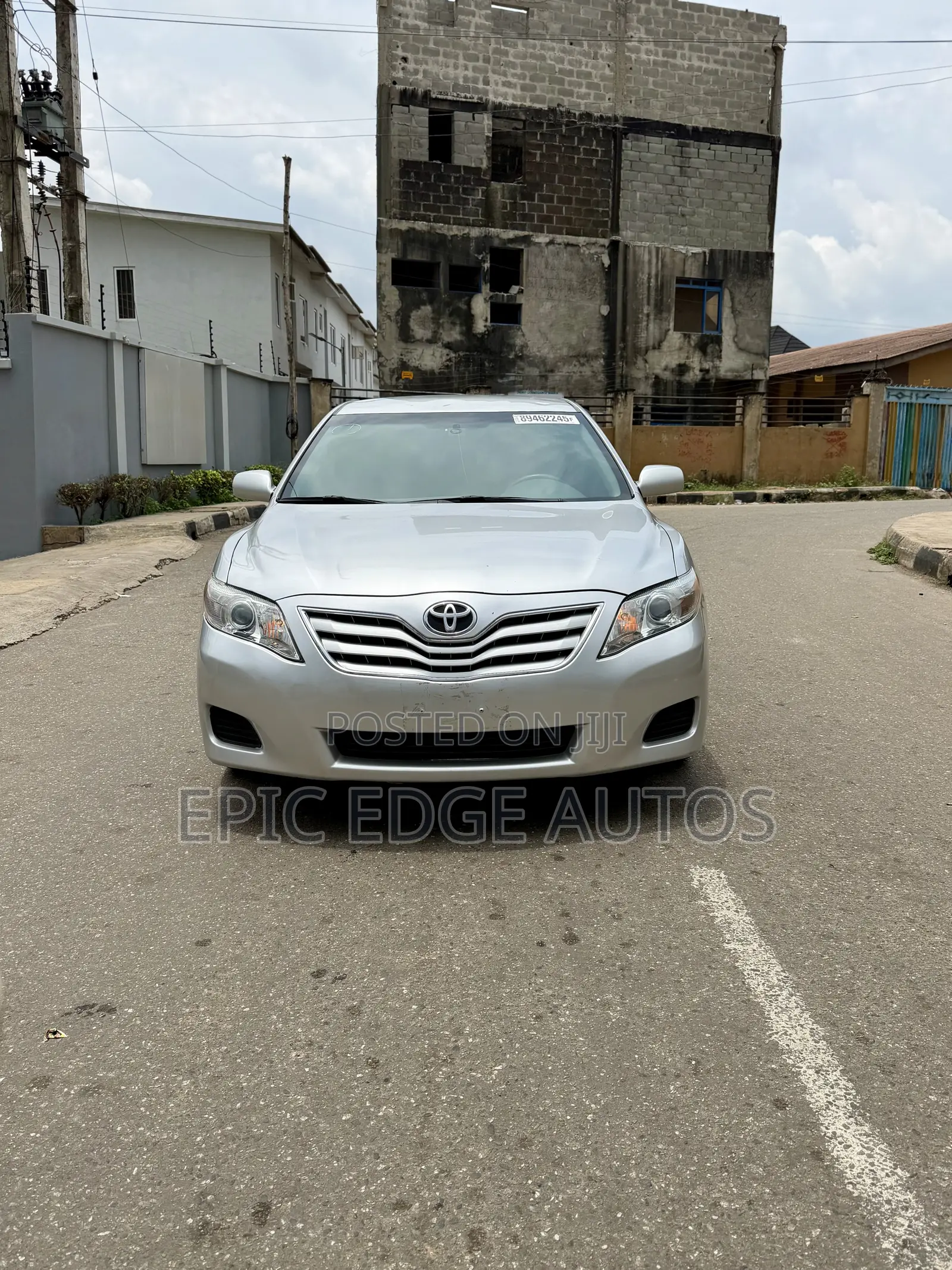 Toyota Camry LE 4dr Sedan (2.5L 4cyl 6A) 2011 Silver