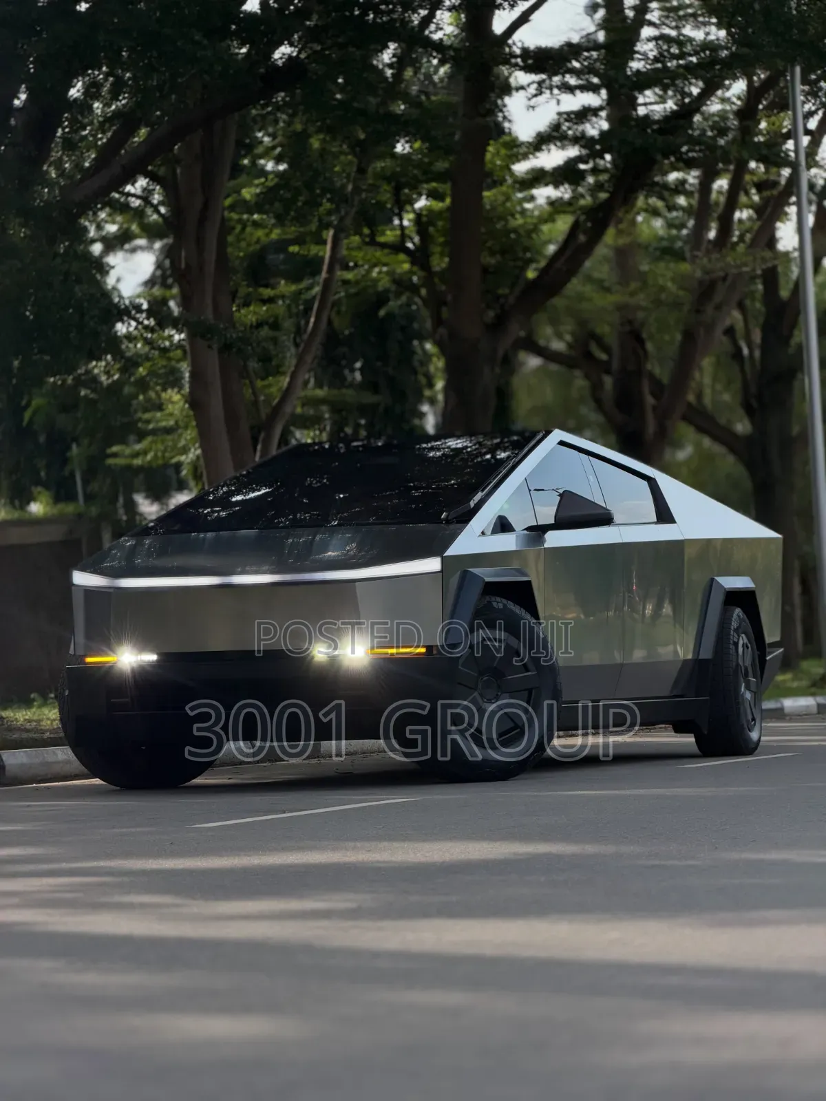 Tesla Cybertruck Cyberbeast 2025 Gold