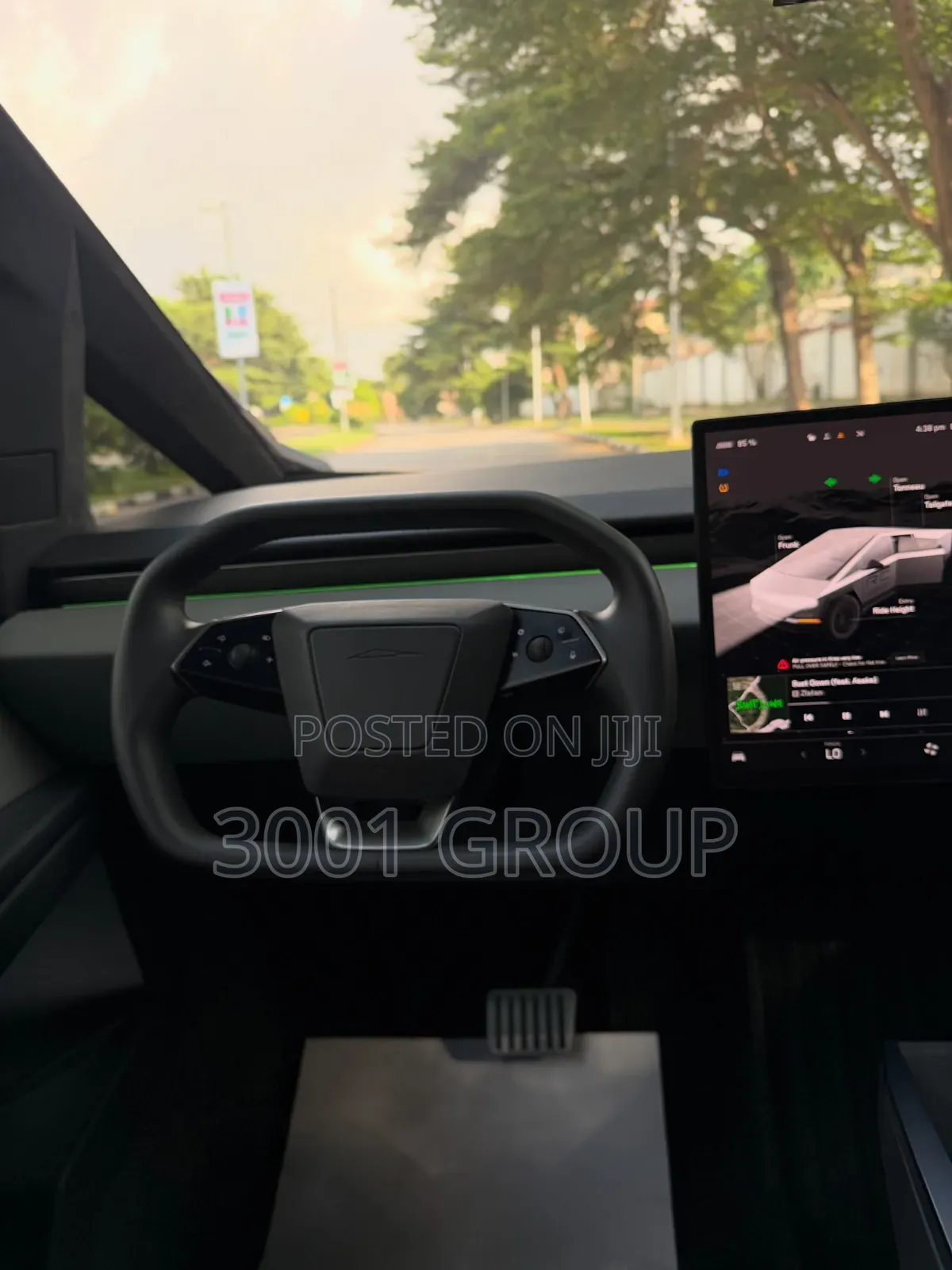 Tesla Cybertruck Cyberbeast 2025 Gold