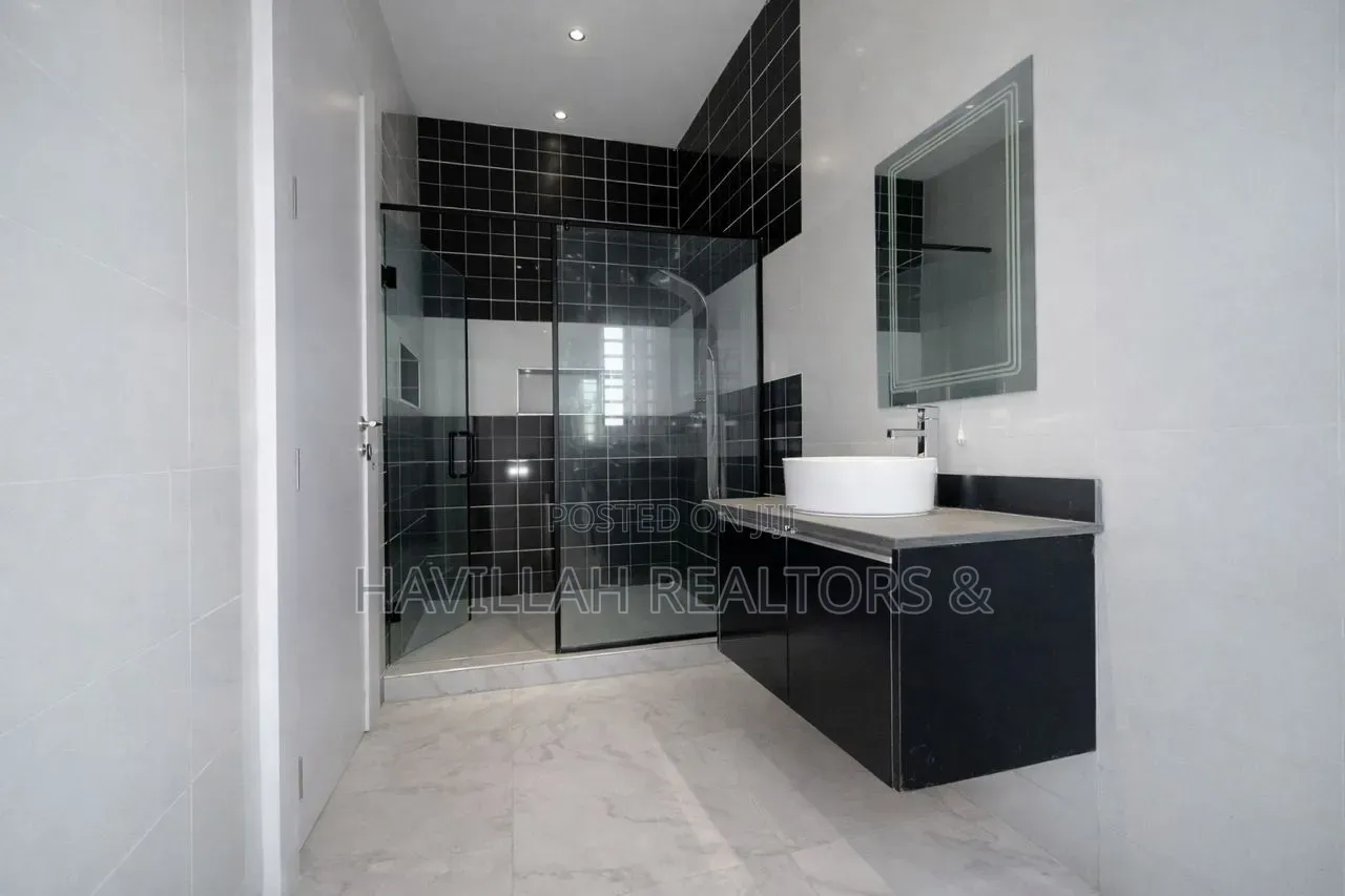 5bdrm Townhouse/Terrace in Ikeja GRA for sale