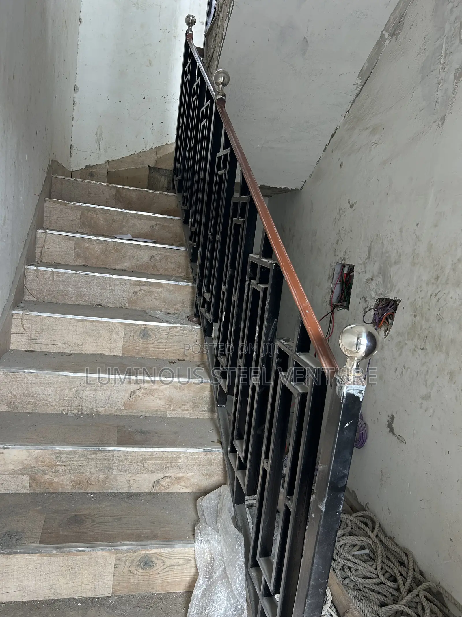 Get Your Handrail Made of Wrought Iron With Minimal Cutting Designs