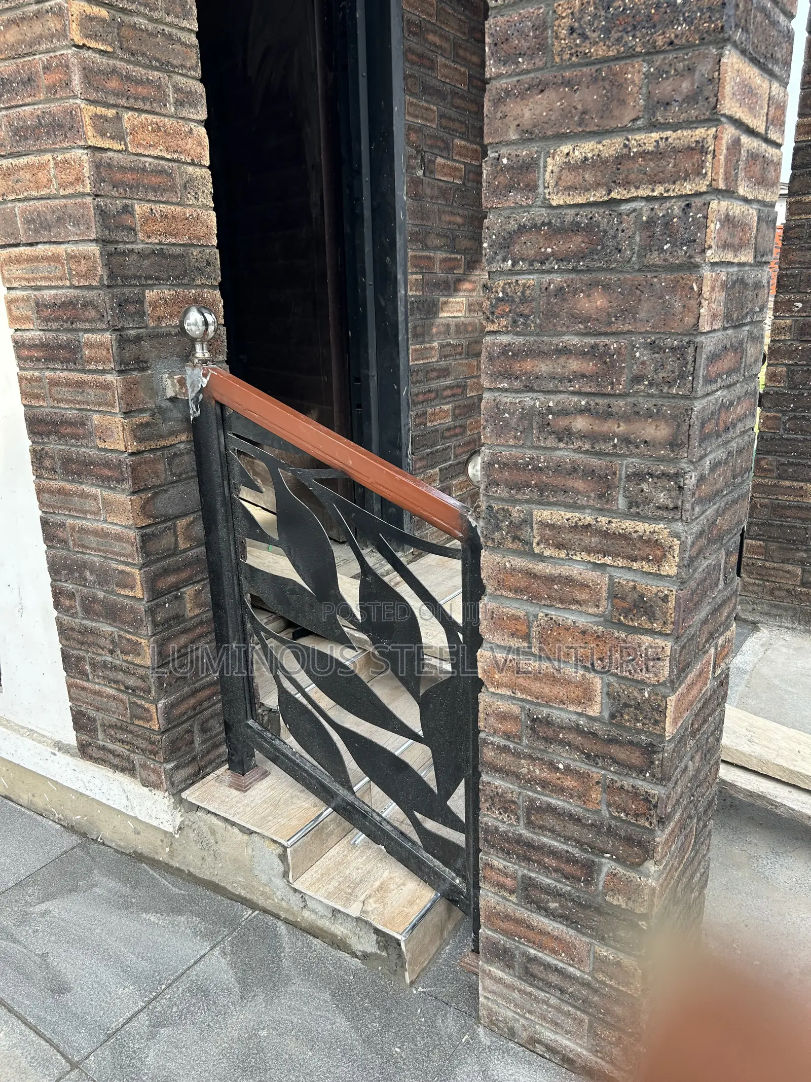 Get Your Handrail Made of Wrought Iron With Minimal Cutting Designs