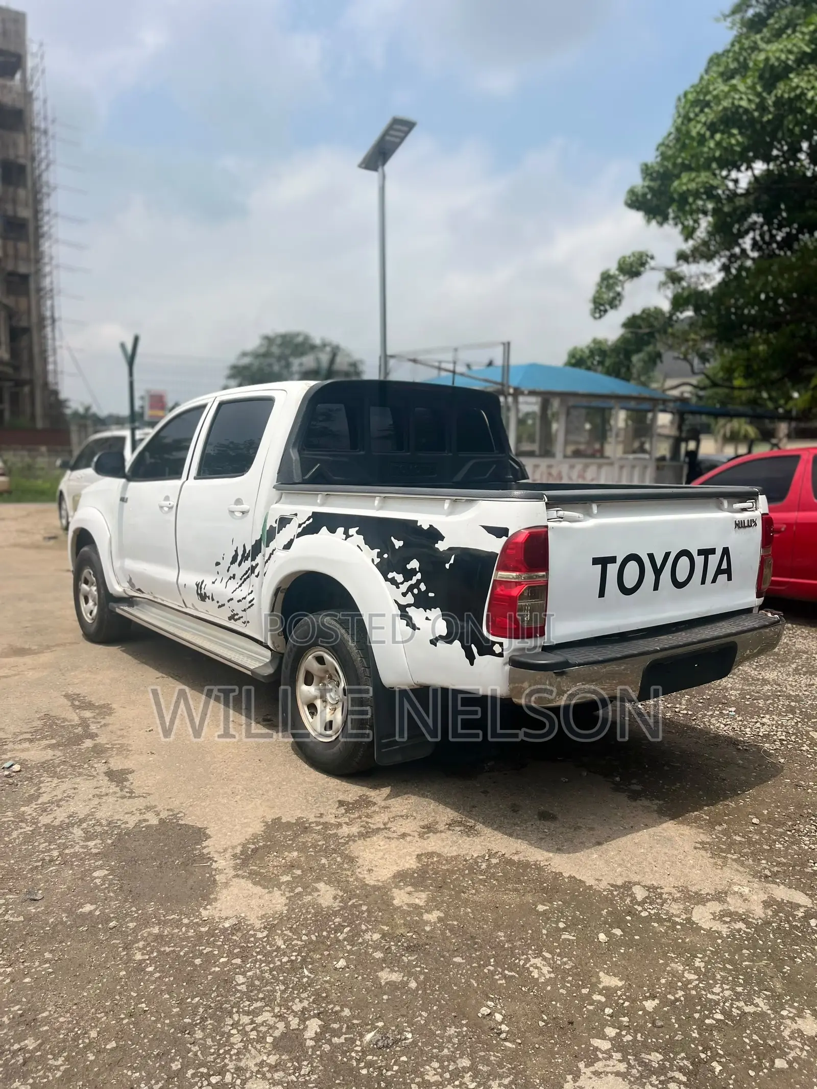 Toyota Hilux SR5 4x4 2013 White
