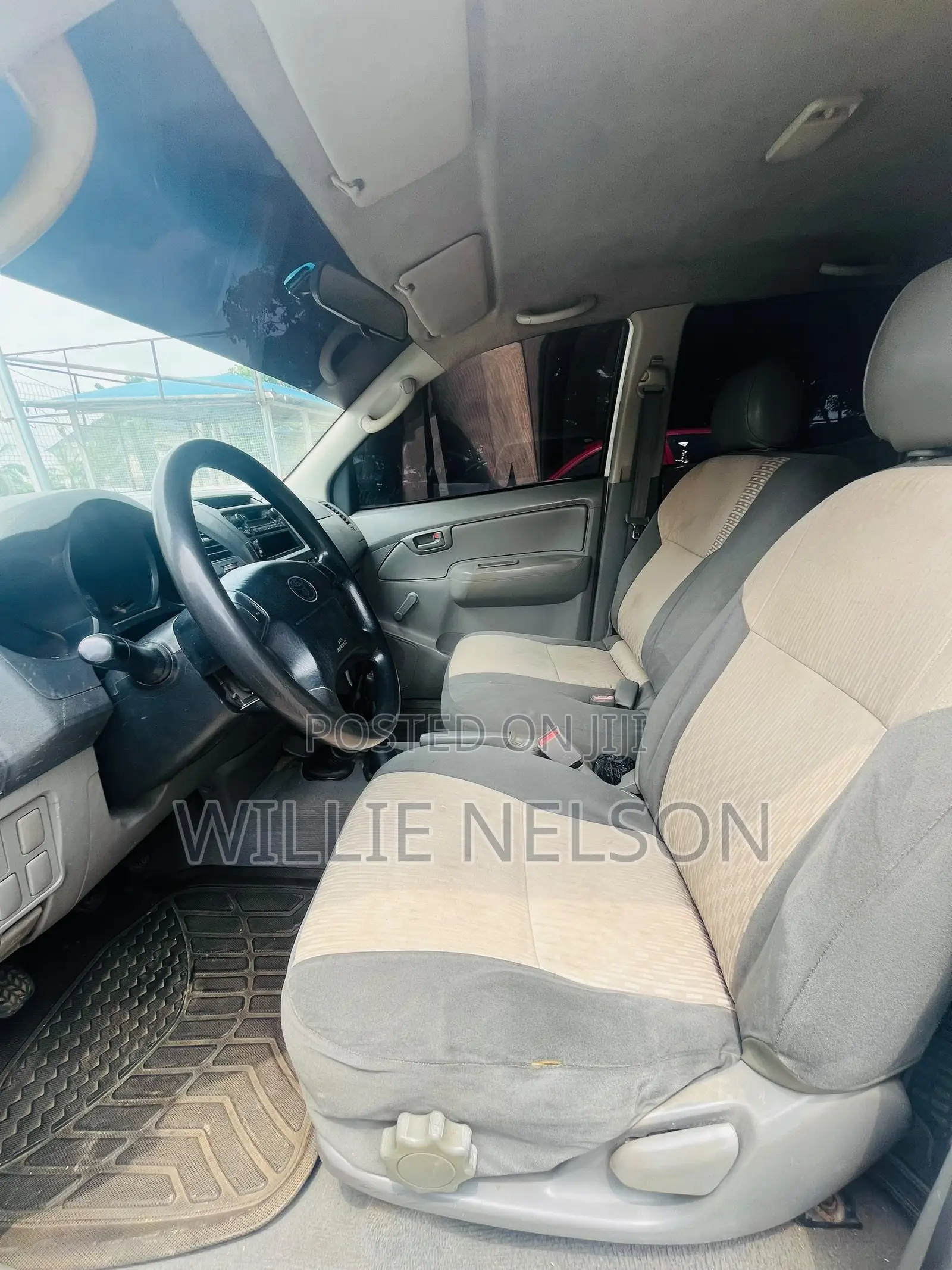 Toyota Hilux SR5 4x4 2013 White