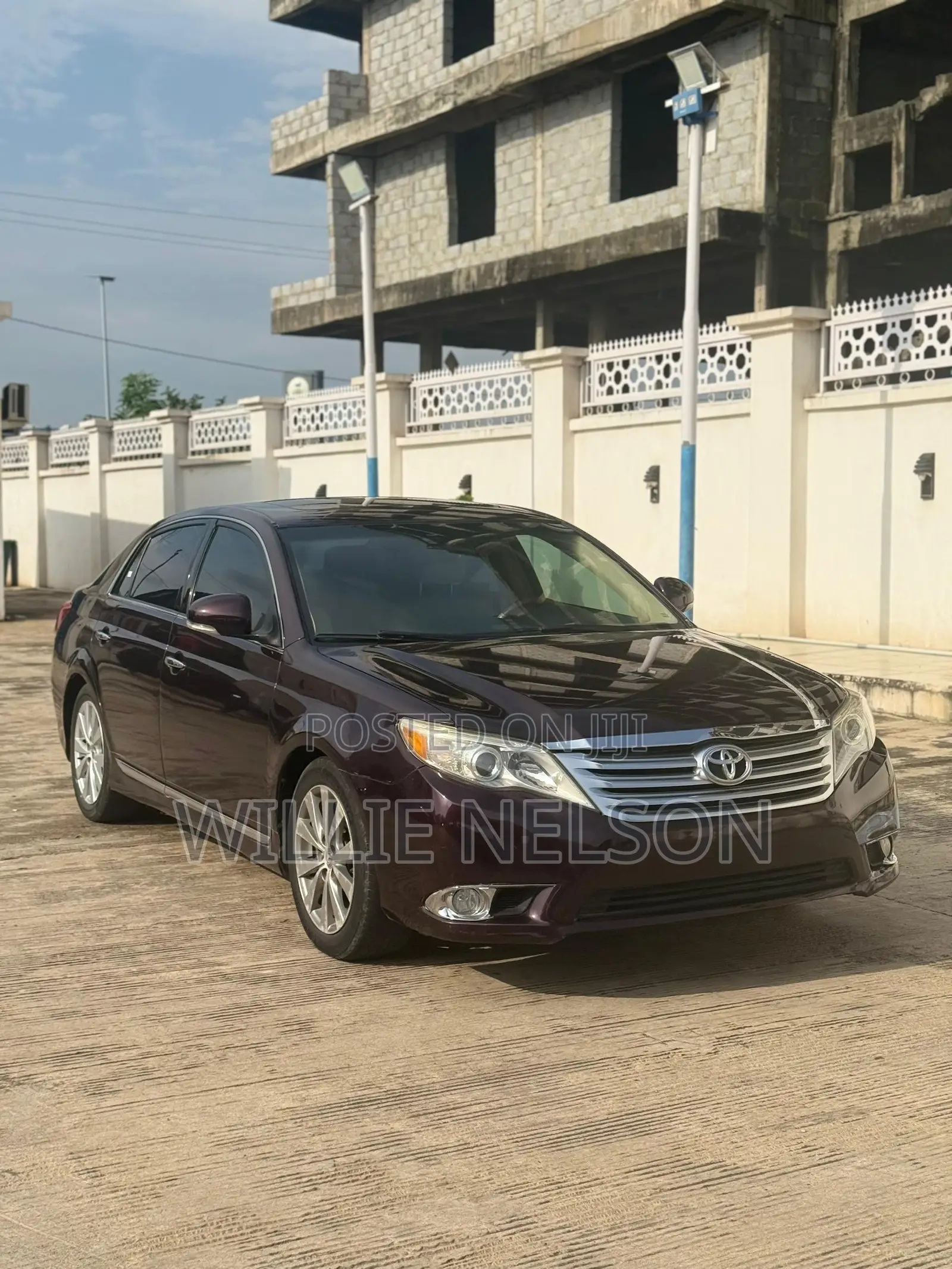 Toyota Avalon Limited Sedan FWD (3.5L 6cyl 6A) 2011