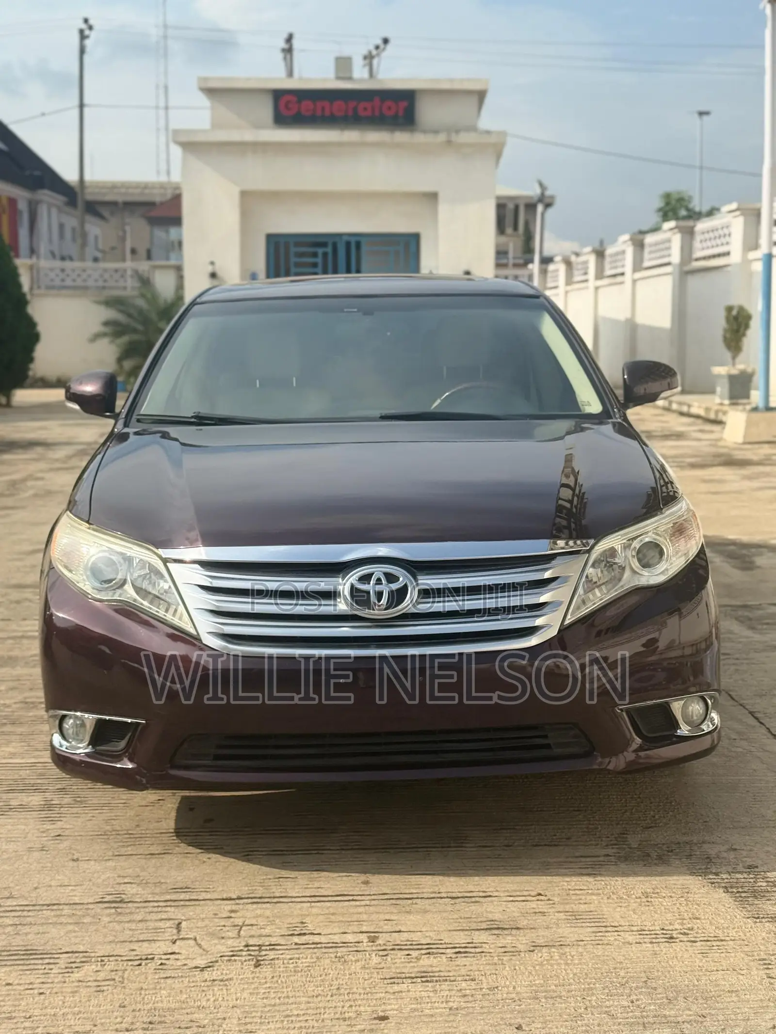 Toyota Avalon Limited Sedan FWD (3.5L 6cyl 6A) 2011