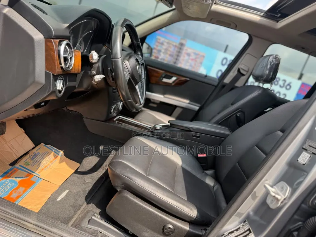 Mercedes-Benz GLK-Class Base GLK 350 4dr AWD 4MATIC (3.5L 6cyl 7A) 2015