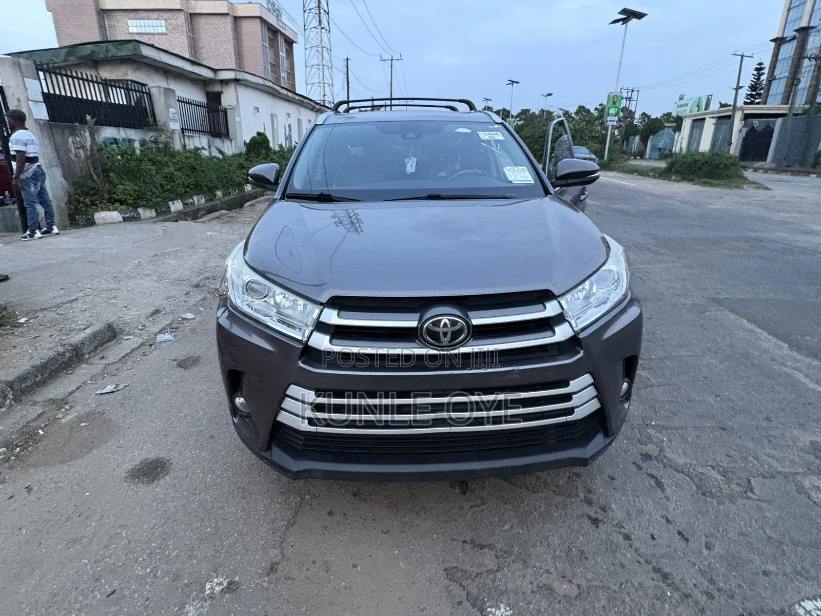 Toyota Highlander XLE 2019 Gray