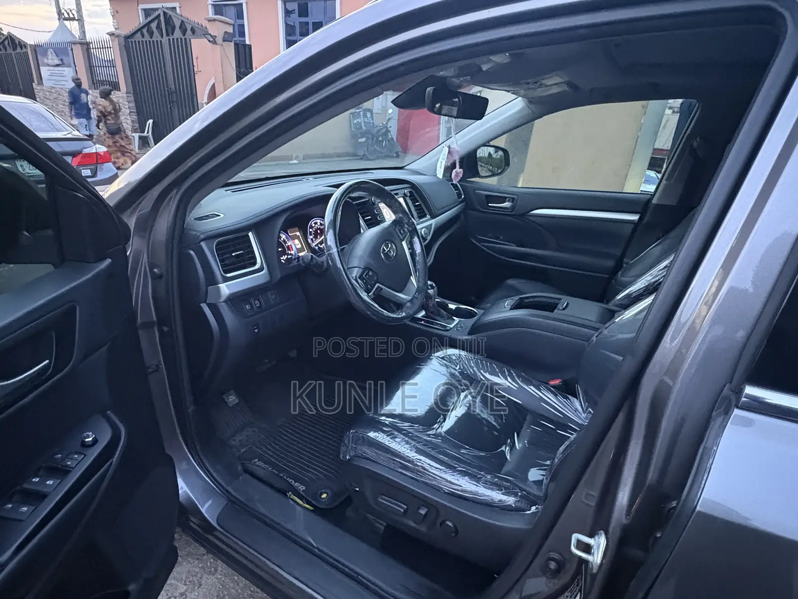 Toyota Highlander XLE 2019 Gray