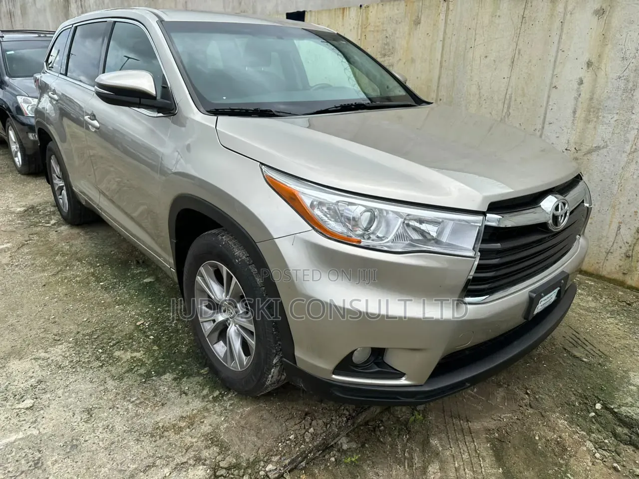 Toyota Highlander 2015 Gold