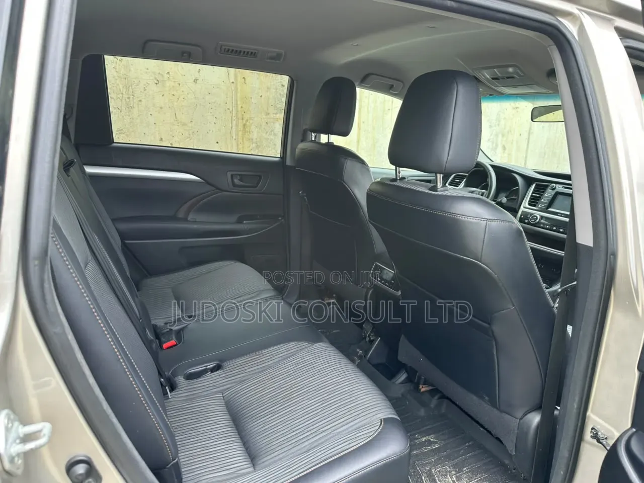 Toyota Highlander 2015 Gold