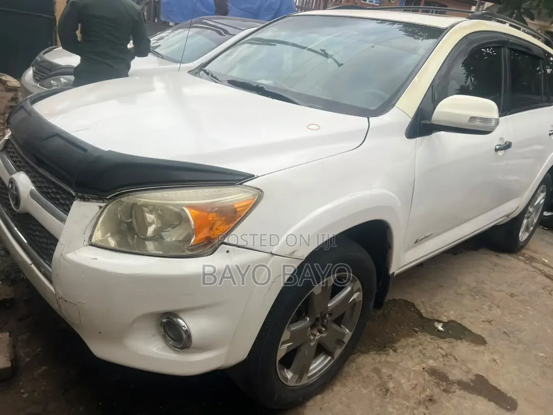 Toyota RAV4 V6 2007 White
