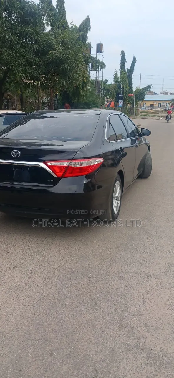 Toyota Camry 2017 Gray