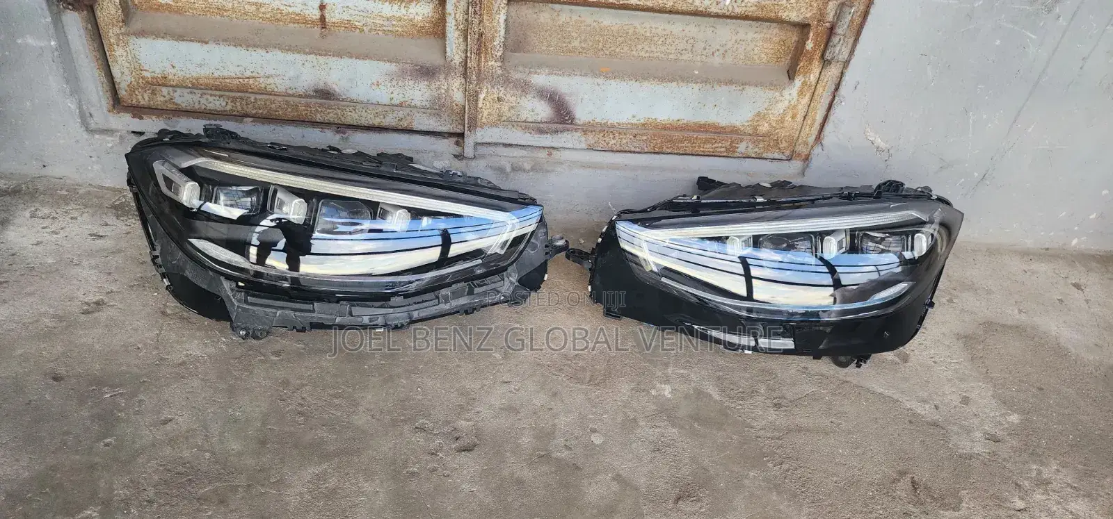 S550 2023 Set of Headlight Tokunbo