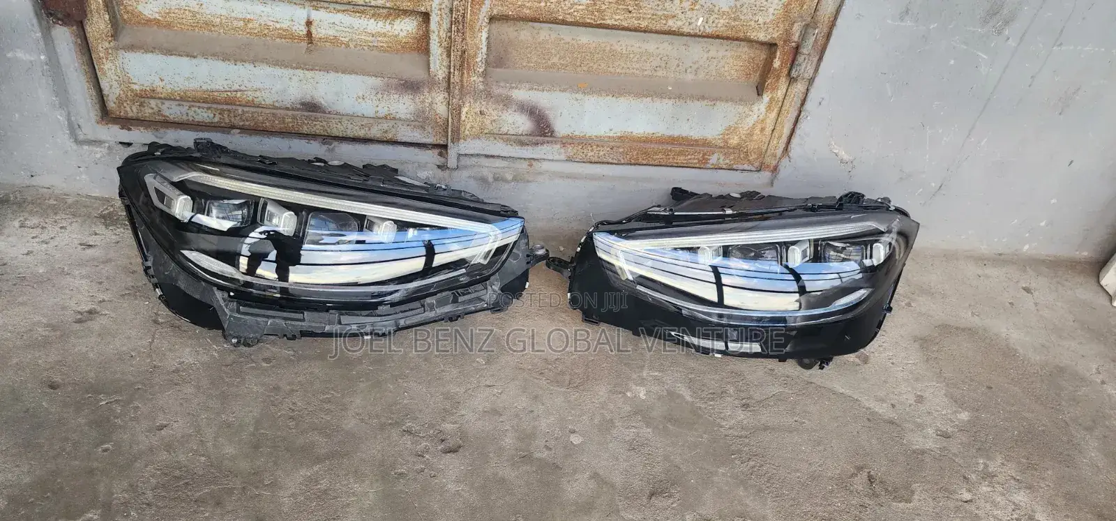 S550 2023 Set of Headlight Tokunbo