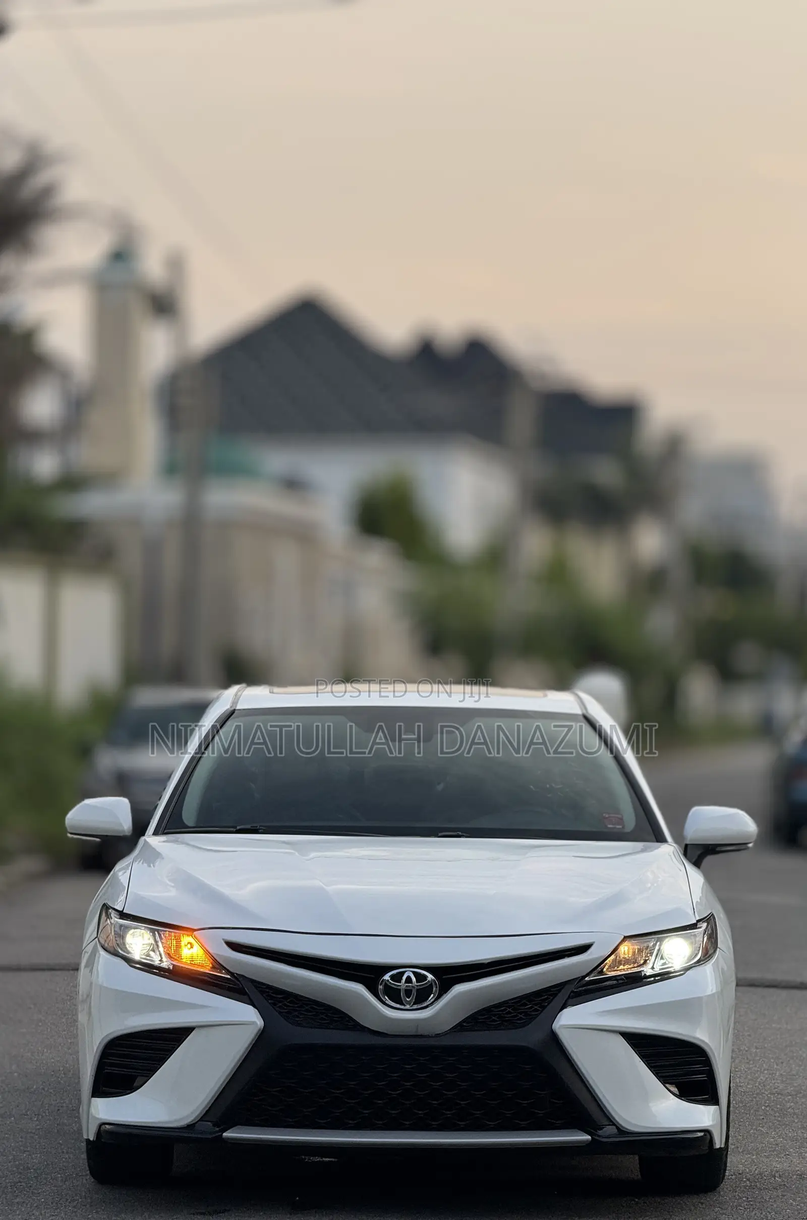 Toyota Camry 2019 White