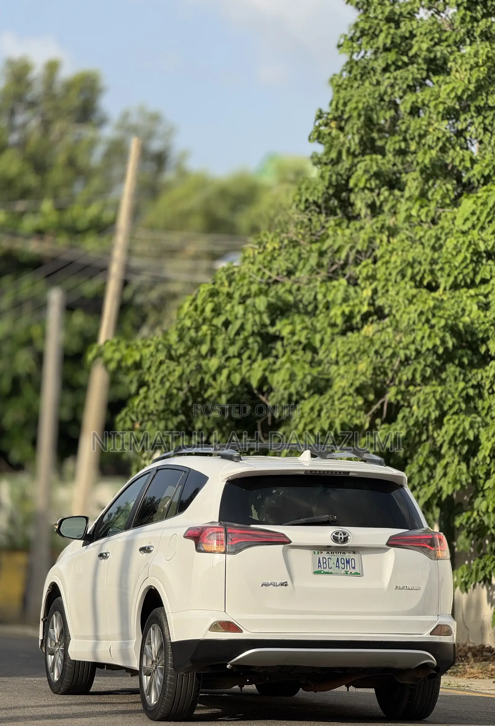 Toyota RAV4 Limited AWD (2.5L 4cyl 6A) 2017 White