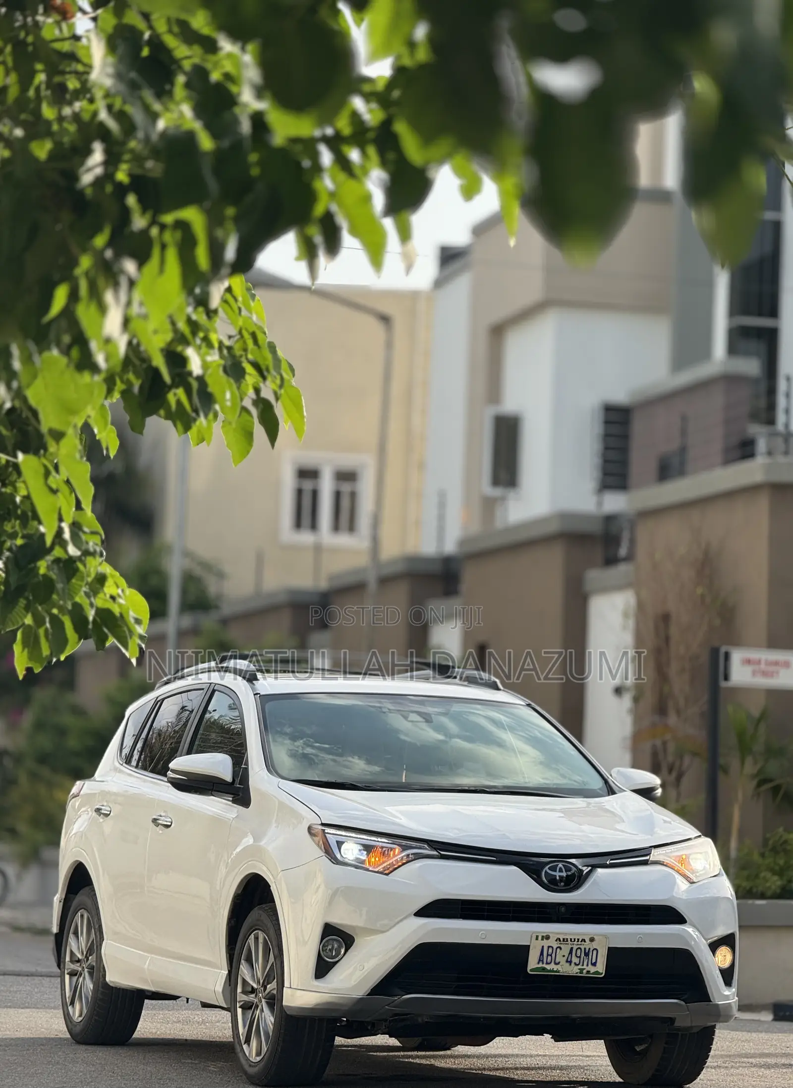 Toyota RAV4 Limited AWD (2.5L 4cyl 6A) 2017 White