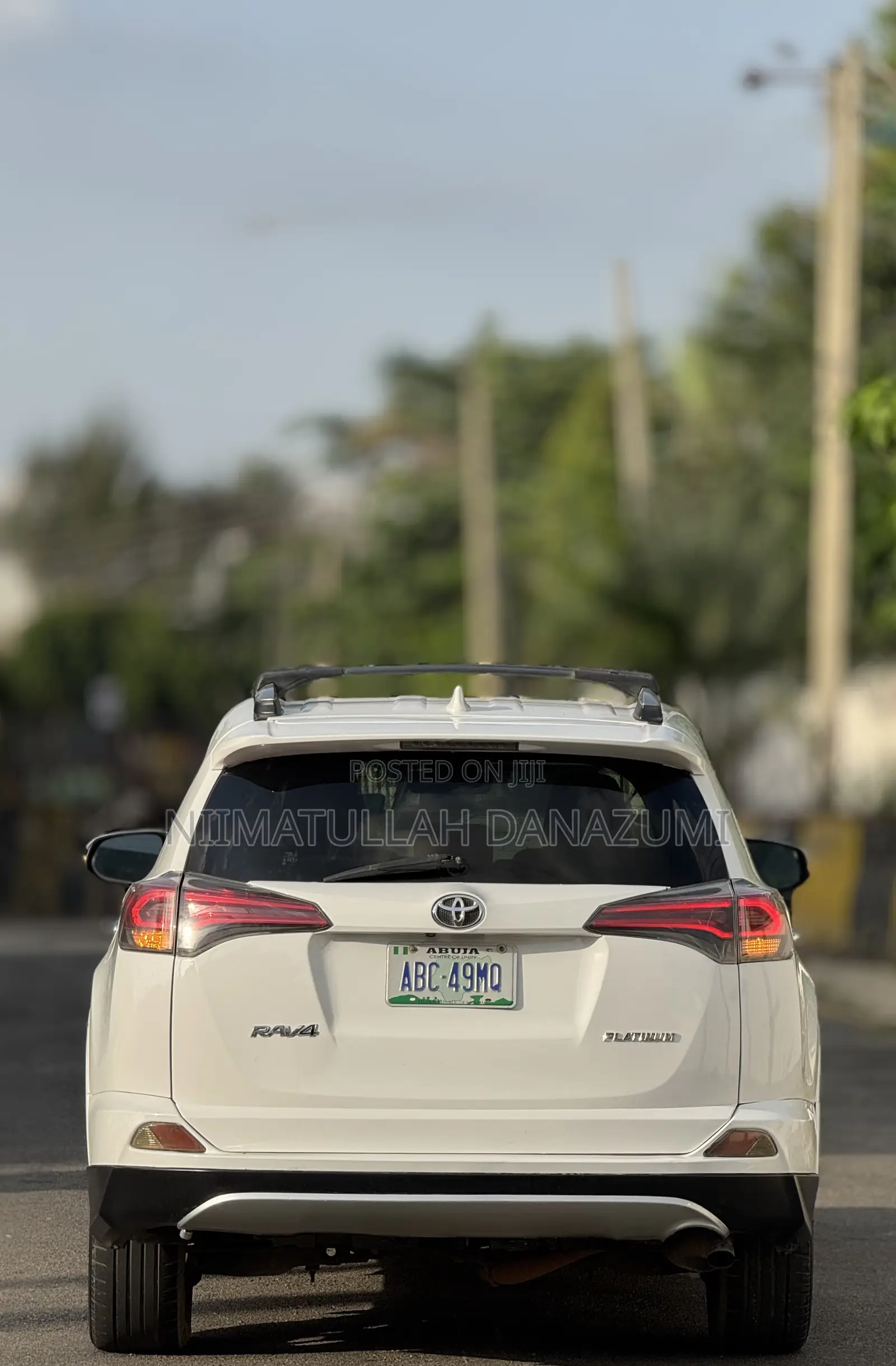 Toyota RAV4 Limited AWD (2.5L 4cyl 6A) 2017 White
