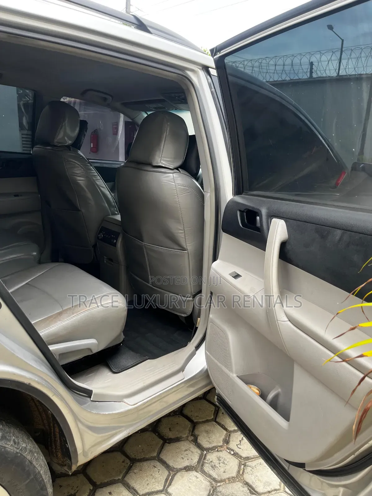 SUV for Rent 7seaters