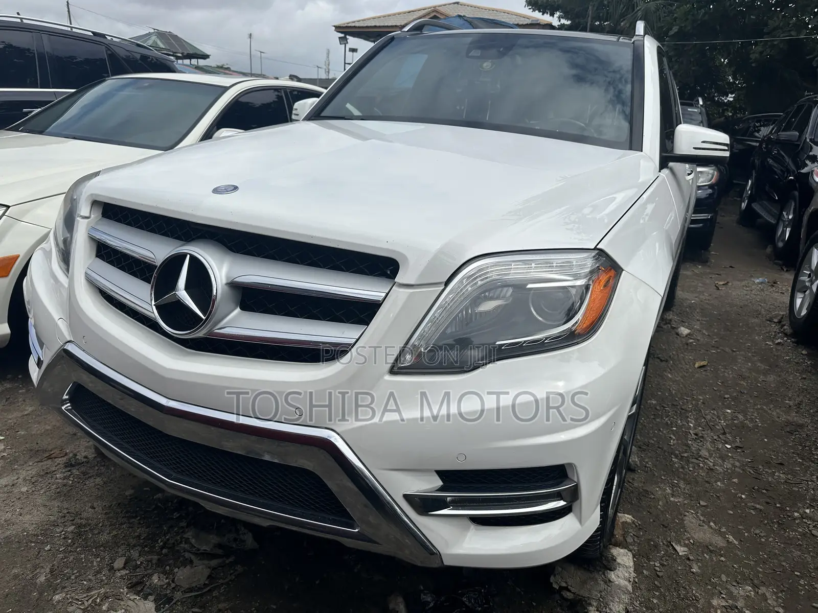Mercedes-Benz GLK-Class Base GLK 350 4dr AWD 4MATIC (3.5L 6cyl 7A) 2015