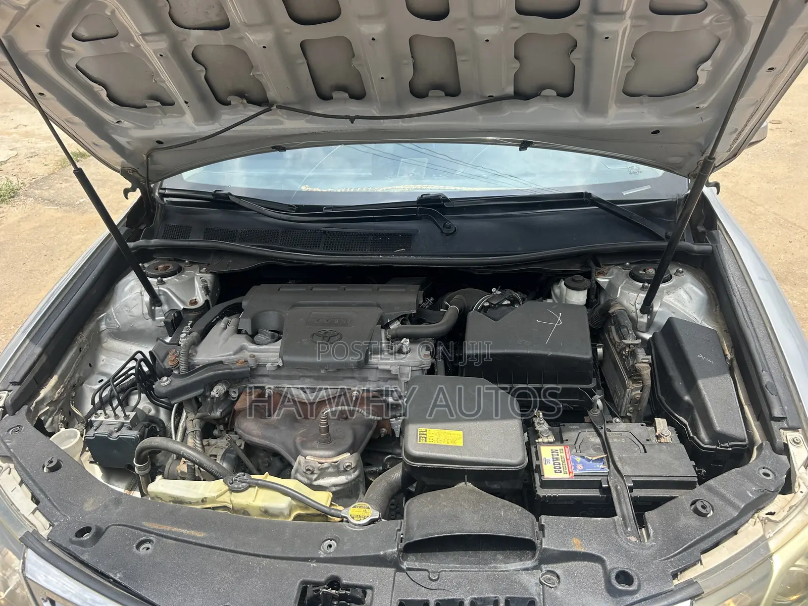 Toyota Camry LE 4dr Sedan (2.5L 4cyl 6A) 2013 Silver
