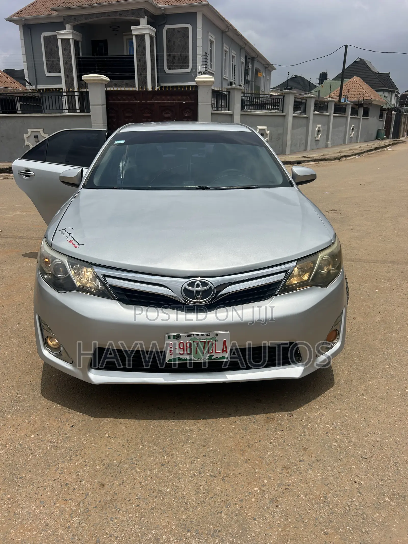 Toyota Camry LE 4dr Sedan (2.5L 4cyl 6A) 2013 Silver