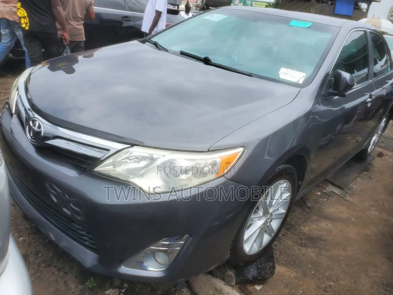 Toyota Camry XLE 4dr Sedan (2.5L 4cyl 6A) 2013 Gray