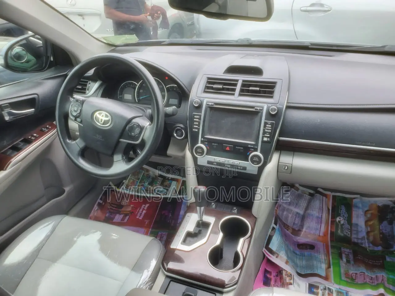 Toyota Camry XLE 4dr Sedan (2.5L 4cyl 6A) 2013 Gray