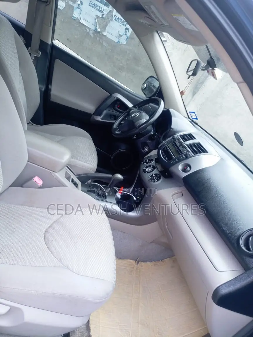 Toyota RAV4 Limited 2008 Blue