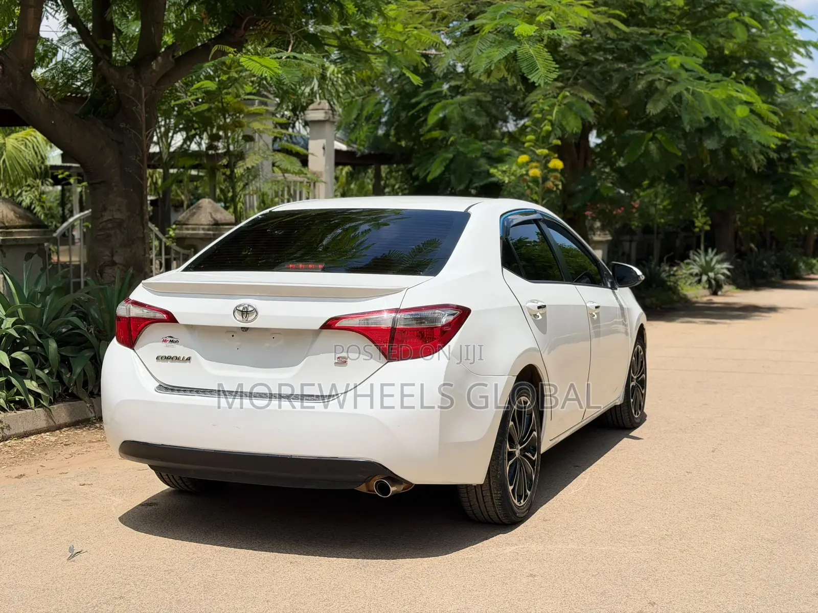 Toyota Corolla S 4dr Sedan (1.8L 4cyl CVT) 2015 White