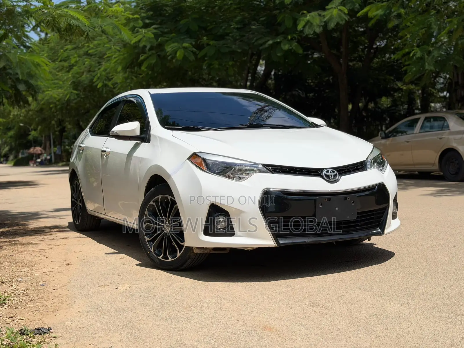 Toyota Corolla S 4dr Sedan (1.8L 4cyl CVT) 2015 White
