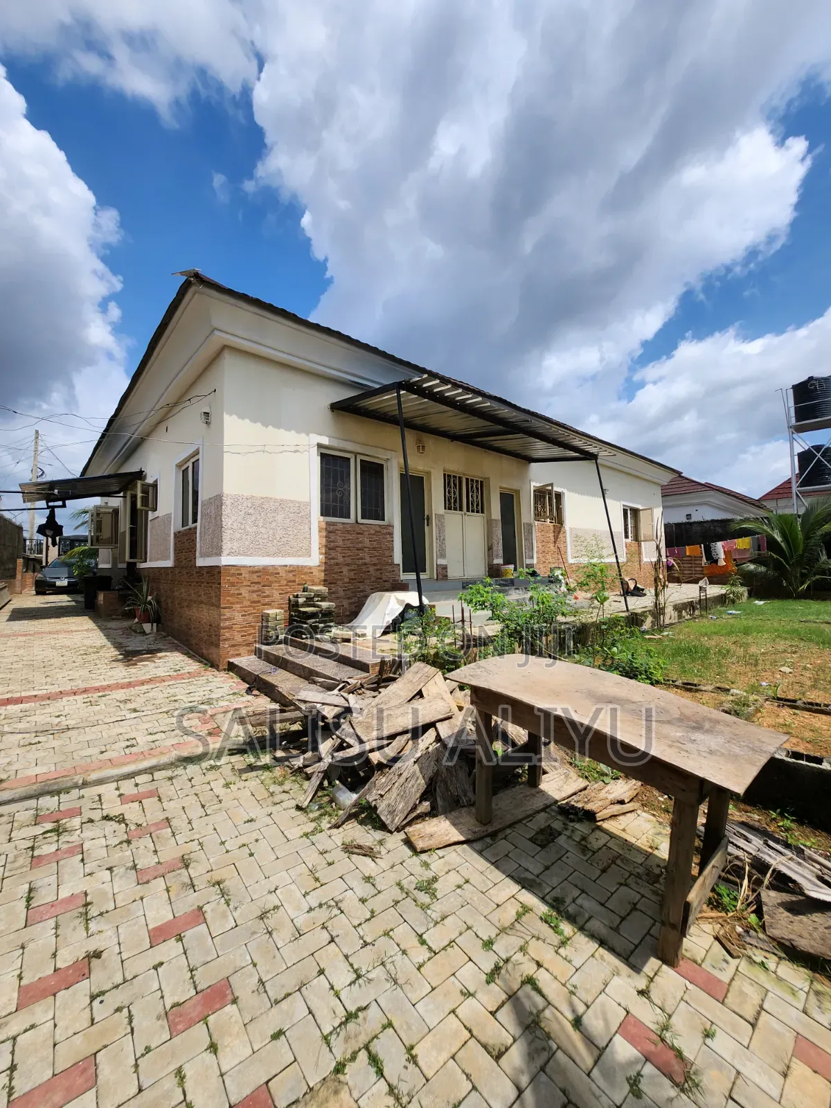 5bdrm Bungalow in Lokogoma for sale
