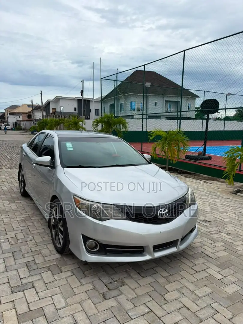 Toyota Camry 2013 Silver