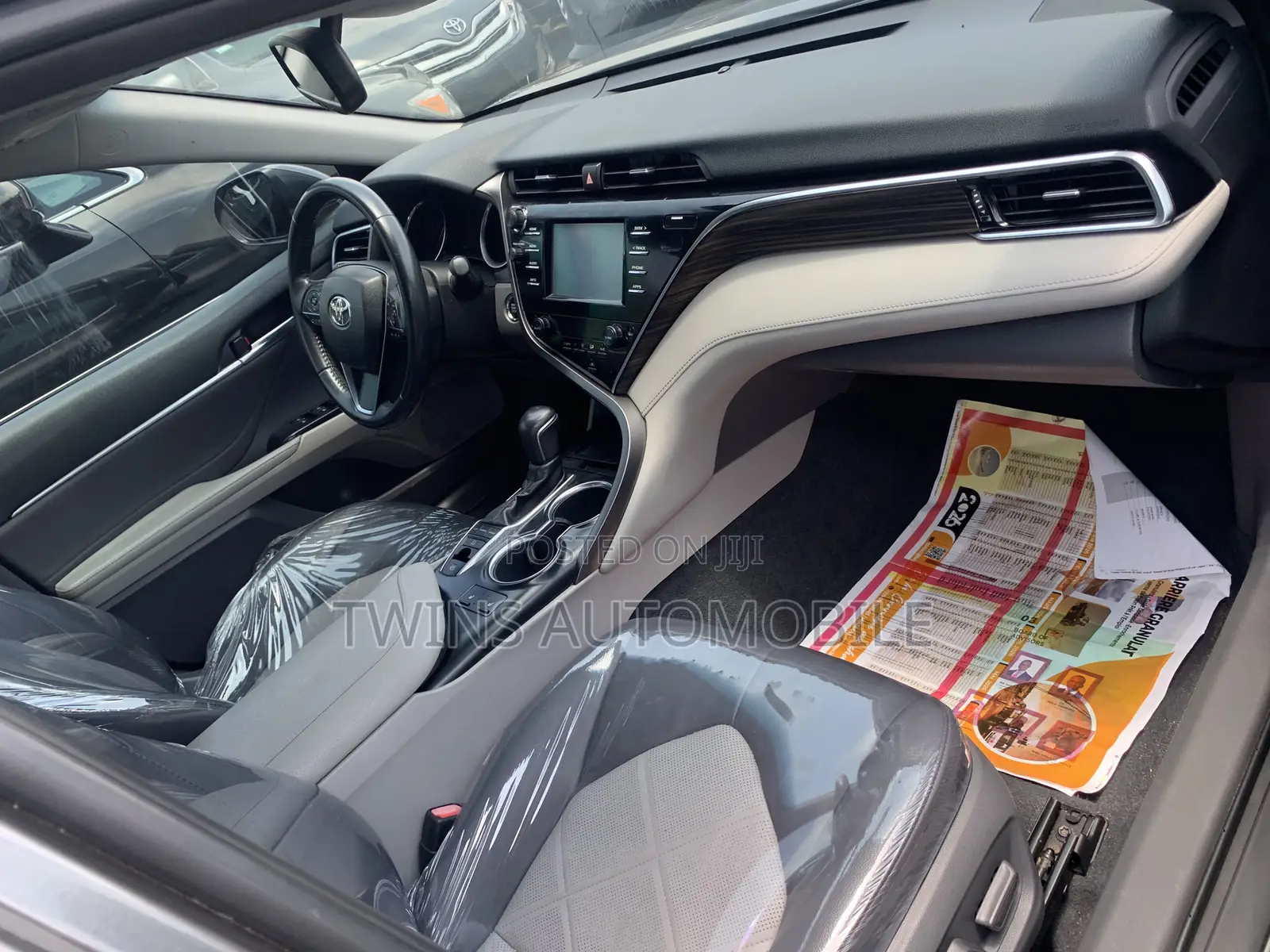 Toyota Camry XLE (2.5L 4cyl 8A) 2019 Gray